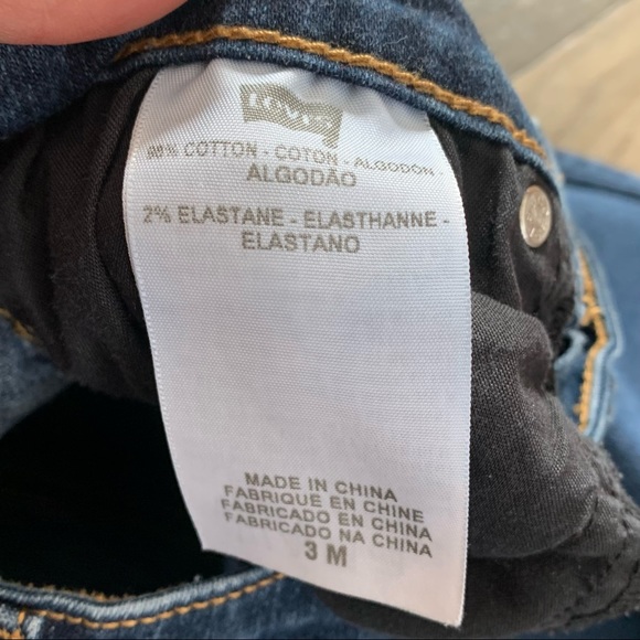 Levi Jeans - Picture 5 of 7